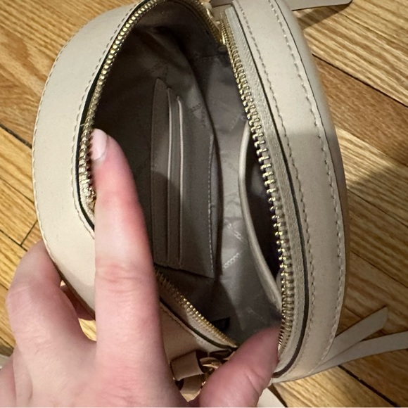 Michael Kors Bag Delancey Md Circle x-Body Leather Soft Pink, good condition - Picture 3 of 8